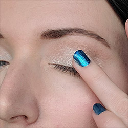 Holiday Beauty Looks Classic Red Eye Shadow