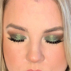 Holiday Beauty Looks Smokey Emerald Green Eye Shadow