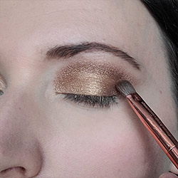 Holiday Beauty Looks Bronzey Gold Eye Shadow