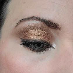 Holiday Beauty Looks Bronzey Gold Mascara